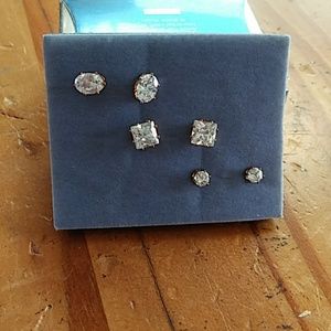 Avon gold tone earring earring trio